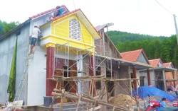 Bàn giao 103 nhà tái định cư trước mùa mưa bão cho người dân Quảng Bình