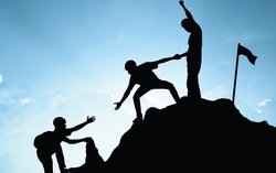Người anh có trái tim và đôi vai gầy của mẹ