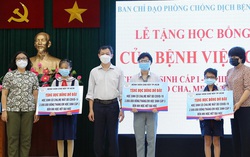 TPHCM: Trao 8 suất "Học bổng đỡ đầu" cho học sinh mất cha, mẹ vì Covid-19