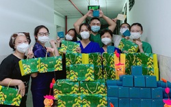 10.000 suất quà đến với những “chiến sĩ áo trắng” ở phía Nam