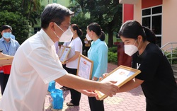 Thủ tướng yêu cầu khen thưởng kịp thời tập thể, cá nhân trong phòng, chống Covid-19