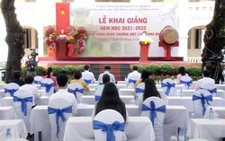 TPHCM: Thầy và trò không thể “Tay bắt mặt mừng” tại Lễ khai giảng năm học mới