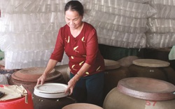 Làng nghề nước mắm Nam Ô rộn ràng vào vụ Tết