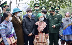 Bộ đội biên phòng Si Ma Cai xúc động khi Tư lệnh Bộ đội Biên phòng hỏi thăm vợ con ở quê nhà