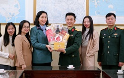 Hội LHPN Việt Nam thăm hỏi, chúc Tết các đơn vị quân đội kết nghĩa