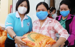 Giúp nữ công nhân TPHCM vui đón tết sớm