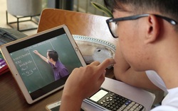 Gánh nặng kép với các sĩ tử mùa tuyển sinh 2022