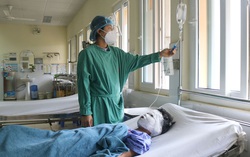 Ngịch bật lửa, bé 11 tuổi bị cháy toàn bộ vùng mặt