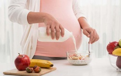 Mẹ bầu hiện đại và quan niệm "cố gắng" ăn nhiều vì con