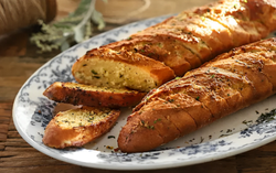 Công thức làm bánh mì bơ tỏi giòn rụm, thơm nức của người Hàn