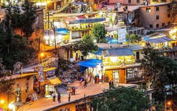 Ngôi làng độc nhất vô nhị: Mái nhà trở thành đường đi lại của cư dân