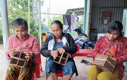 Cải thiện kinh tế hộ gia đình từ tổ hợp tác tiểu thủ công