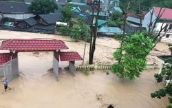 Nghệ An: Lũ quét ở thị trấn Mường Xén khiến nhiều người dân không kịp trở tay