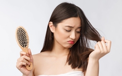 6 sai lầm khi gội đầu mùa đông khiến tóc rụng nhiều