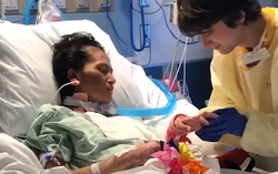Câu chuyện đẫm nước mắt đằng sau màn cầu hôn trong phòng chăm sóc đặc biệt
