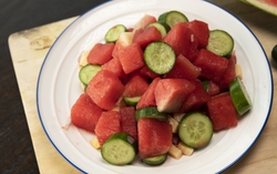 Món salad hỗ trợ giảm cân, cấp nước giúp làn da mướt mịn