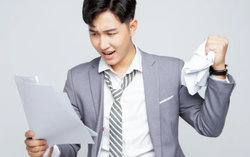 Biết tin đồng nghiệp được thăng chức, chồng bức xúc trách móc vợ