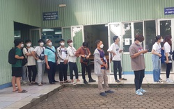 Thực hư “bao đậu” lý thuyết thi lấy bằng lái xe máy: Giáo viên dạy mẹo, học viên tự lo thi 