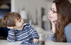 Cha mẹ chỉ thay đổi vài từ trong câu nói, con sẽ nghe lời hơn