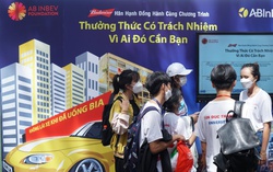 Sinh viên Đại học Tôn Đức Thắng cùng nhau cam kết "Thưởng thức có trách nhiệm vì ai đó cần bạn"