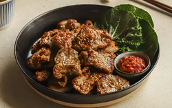 Cách làm sườn heo áp chảo mềm ngon, đậm vị