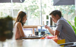 Bàn chuyện cưới hỏi, bạn trai nói một câu mà tôi muốn hoãn cưới