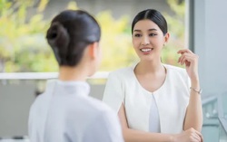 Tôi choáng váng khi biết bố chồng tôi trả thêm lương cho chị giúp việc