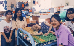 Nữ sinh làm dự án vì người cao tuổi: "Hãy lắng nghe ông bà mình"