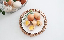 Học người Hàn cách làm trứng nướng muối bằng nồi cơm điện vừa dễ vừa ngon