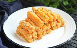 Lạ miệng với khoai lang chiên tẩm trứng muối