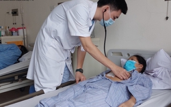 Cứu sản phụ mắc bệnh tim từ nhỏ nhưng không chữa, vẫn mang thai và sinh con