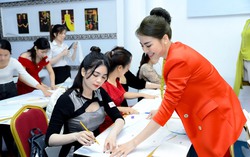 Cô bé miền trung du vượt khó trở thành nhà thiết kế thời trang, đam mê truyền nghề cho phụ nữ