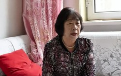 Cho cậu học sinh nghèo tiền mua giày, 20 năm sau cô giáo nhận sự báo đáp không ngờ