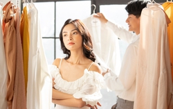 Bị người yêu làm bẽ mặt giữa cửa hàng, tôi "bật ngược" khiến anh choáng váng