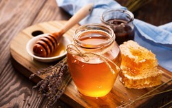 Chữa viêm mũi dị ứng bằng mật ong được không?