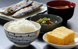 "Thời điểm vàng" người Nhật ăn tối để không tăng cân và sống thọ