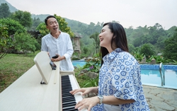 NSƯT Việt Hoàn ra ngoại ô làm "Đồi gió hát"