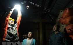Ánh điện thắp sáng biên cương
