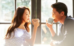 Nhìn tấm hình trong ví của anh chủ quán cơm mà tôi đỏ mặt
