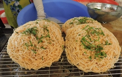 Pizza kiểu miền Tây tưởng không ngon mà ngon không tưởng