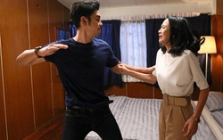 Vợ bị chồng đánh khi đang dạy học trực tuyến, học sinh gọi cảnh sát giải cứu 
