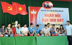 Đắk Lắk: Nuôi heo đất để giúp người nghèo