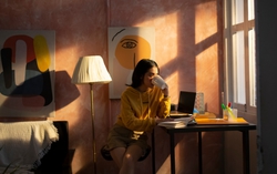 Thấy túi phở treo trước cổng lúc 11 giờ đêm, tim tôi đau nhói