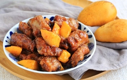 Sườn sốt xoài chua ngọt: Làm dễ dàng, ăn mãi không chán!