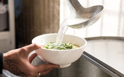 Nhân “Ngày của Phở”: Những điểm cần nhớ để không gây hại sức khỏe