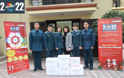 Sư đoàn 361 Quân chủng Phòng không Không quân trao yêu thương đến Mottainai 2022