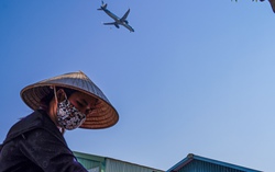 Cuộc sống dưới cánh "chim sắt khổng lồ" của người dân Sóc Sơn