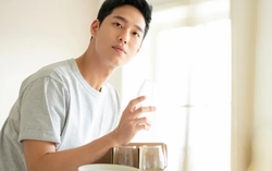 Mới vào làm được 1 năm, chồng tôi đã bị em vợ đuổi việc