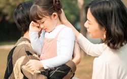 Con gái 10 tuổi bấm chuyển khoản nhầm 100 triệu đồng, cách xử lý của mẹ quá tinh tế