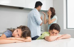 Thường xuyên chứng kiến cha mẹ cãi nhau, trẻ khó lớn lên hạnh phúc và khỏe mạnh